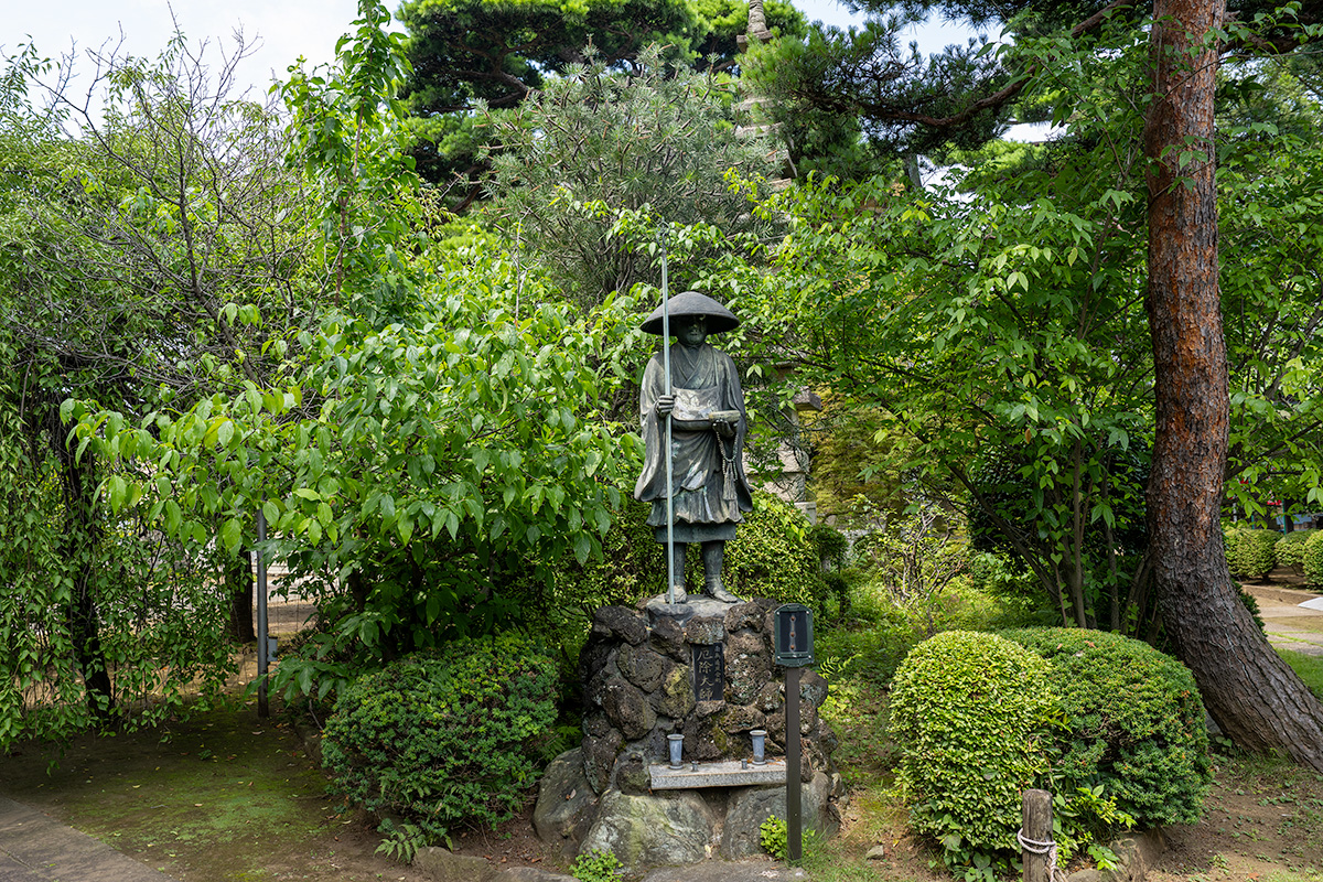 厄除大師像
